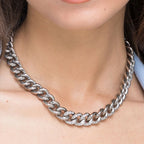 Collana in acciaio con maglia catena e cristalli bianchi