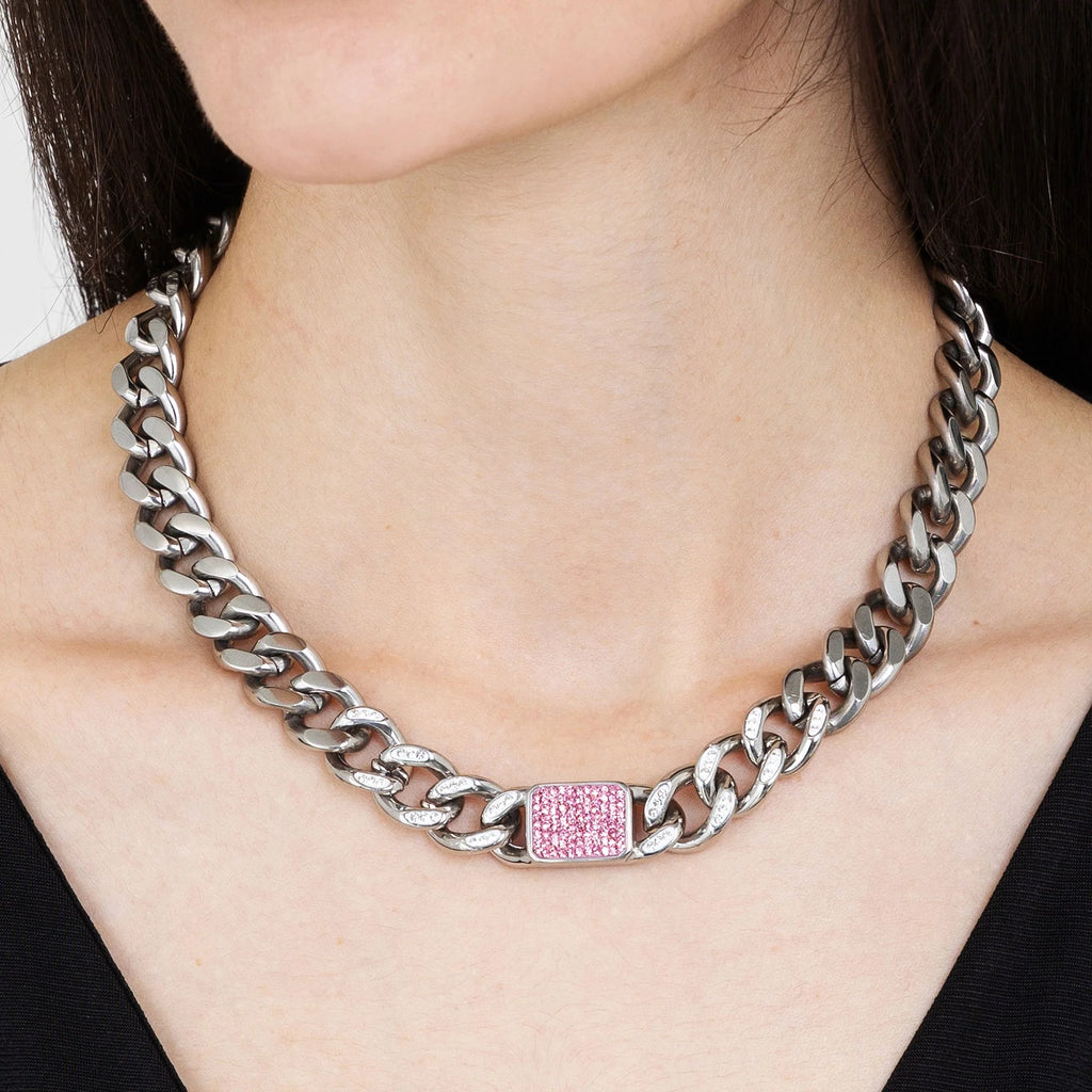Collana in acciaio con cristalli fucsia